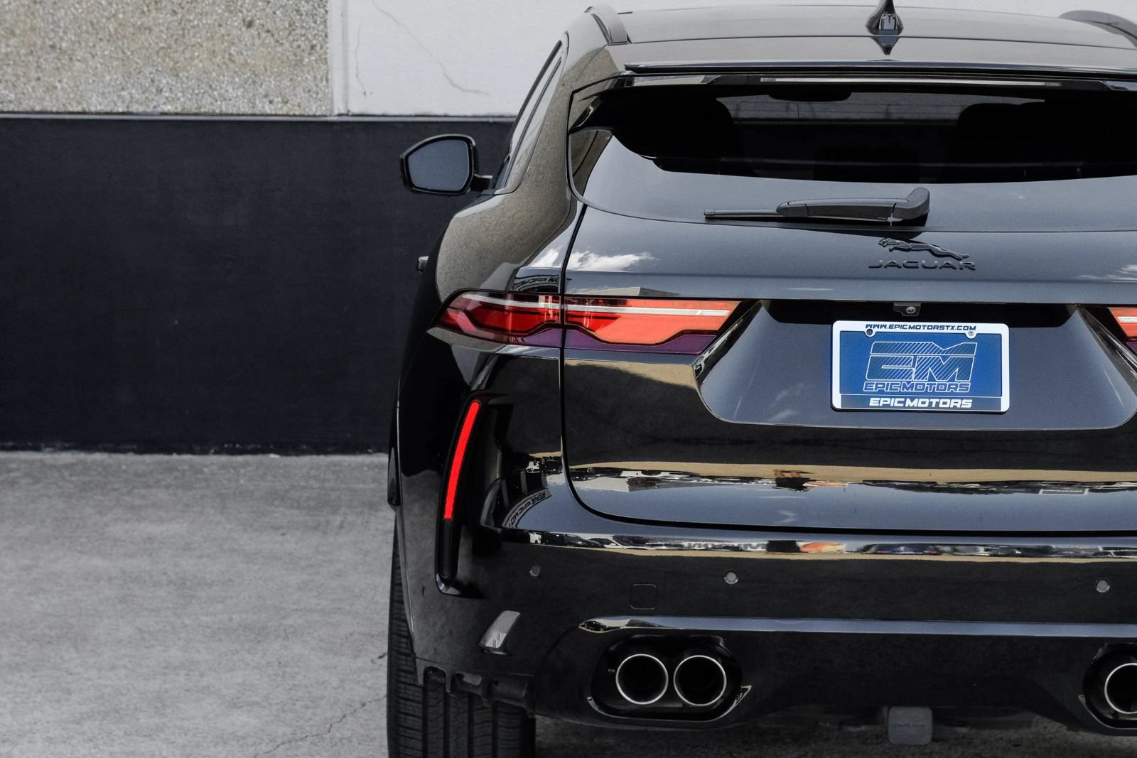 Used 2025 Jaguar F-PACE SVR AWD/4WD image 58