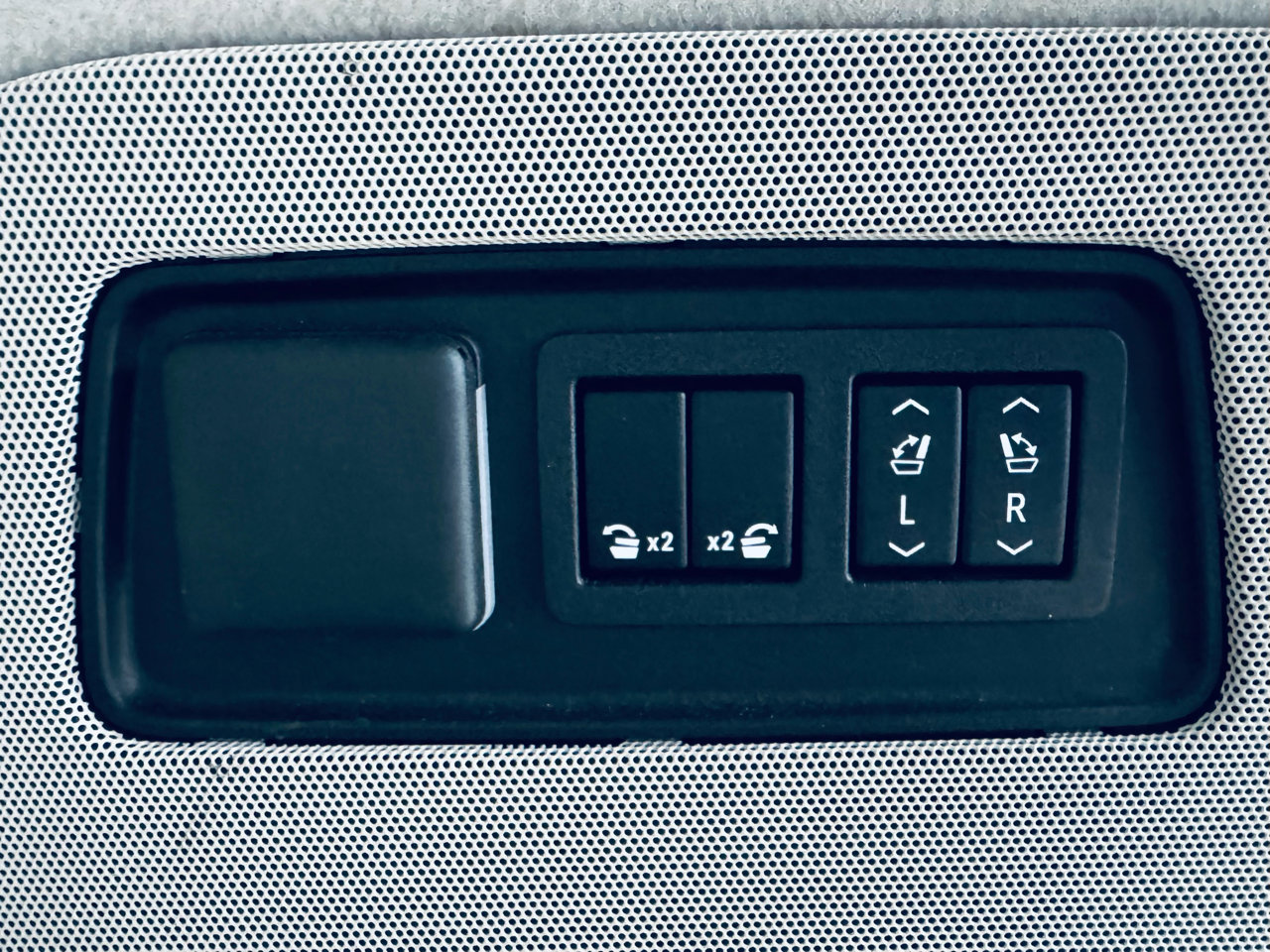 Used 2022 Cadillac Escalade Sport Platinum w/ Heavy-Duty Trailer Package image 30