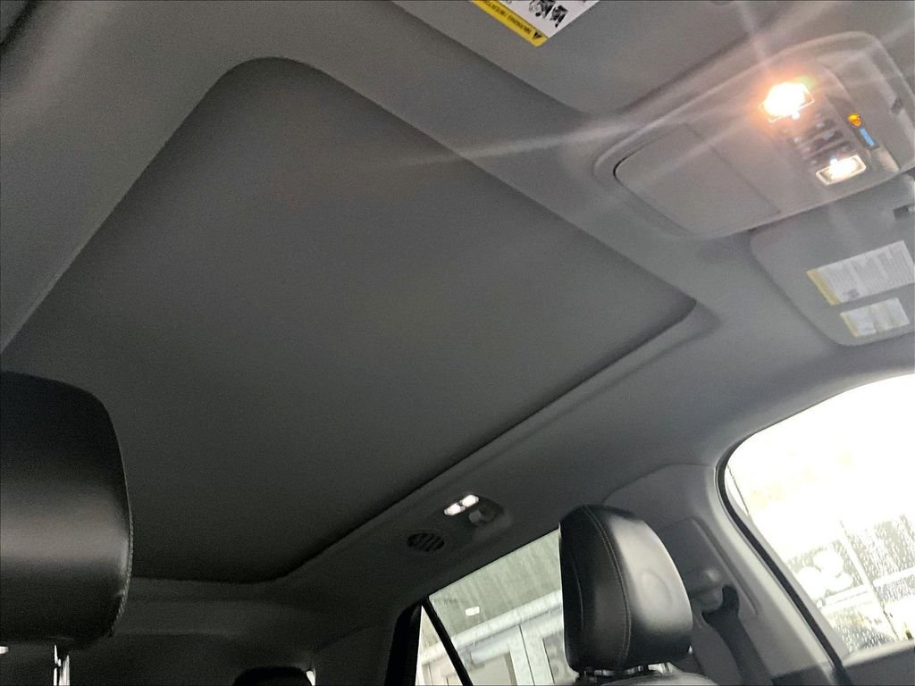 Used 2021 Ford Explorer XLT w/ Equipment Group 202A image 23
