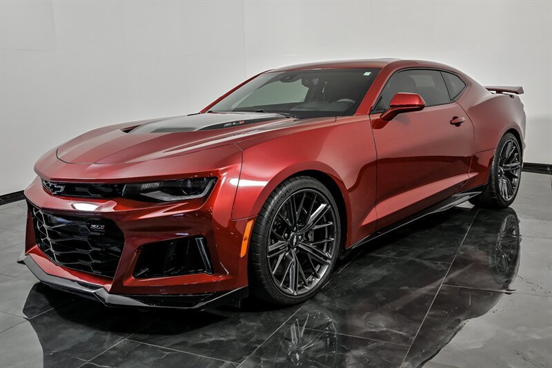 Used 2019 Chevrolet Camaro ZL1 RWD image 5