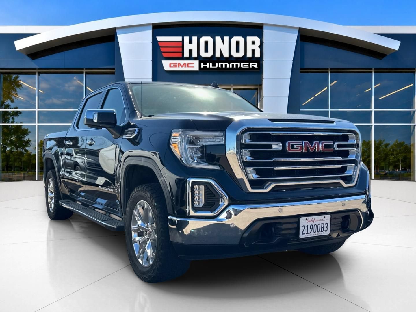 Used 2020 GMC Sierra 1500 SLT w/ SLT Premium Package AWD/4WD image 2