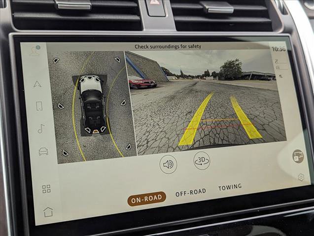 New 2025 Land Rover Discovery Dynamic SE image 14