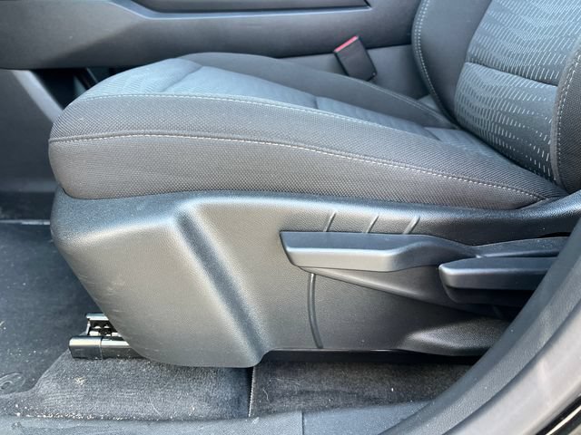 Used 2026 Chevrolet Equinox LT AWD/4WD image 10