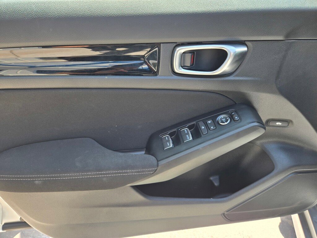 Used 2025 Honda Civic Sport Touring image 11