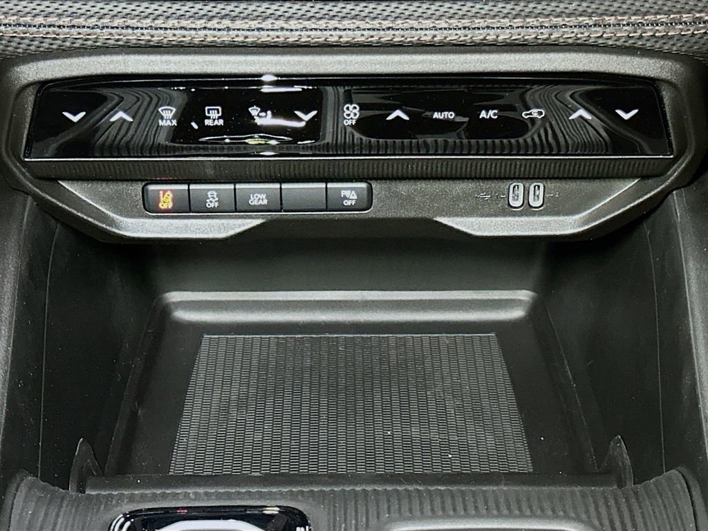 New 2026 Jeep Cherokee Limited AWD/4WD image 10