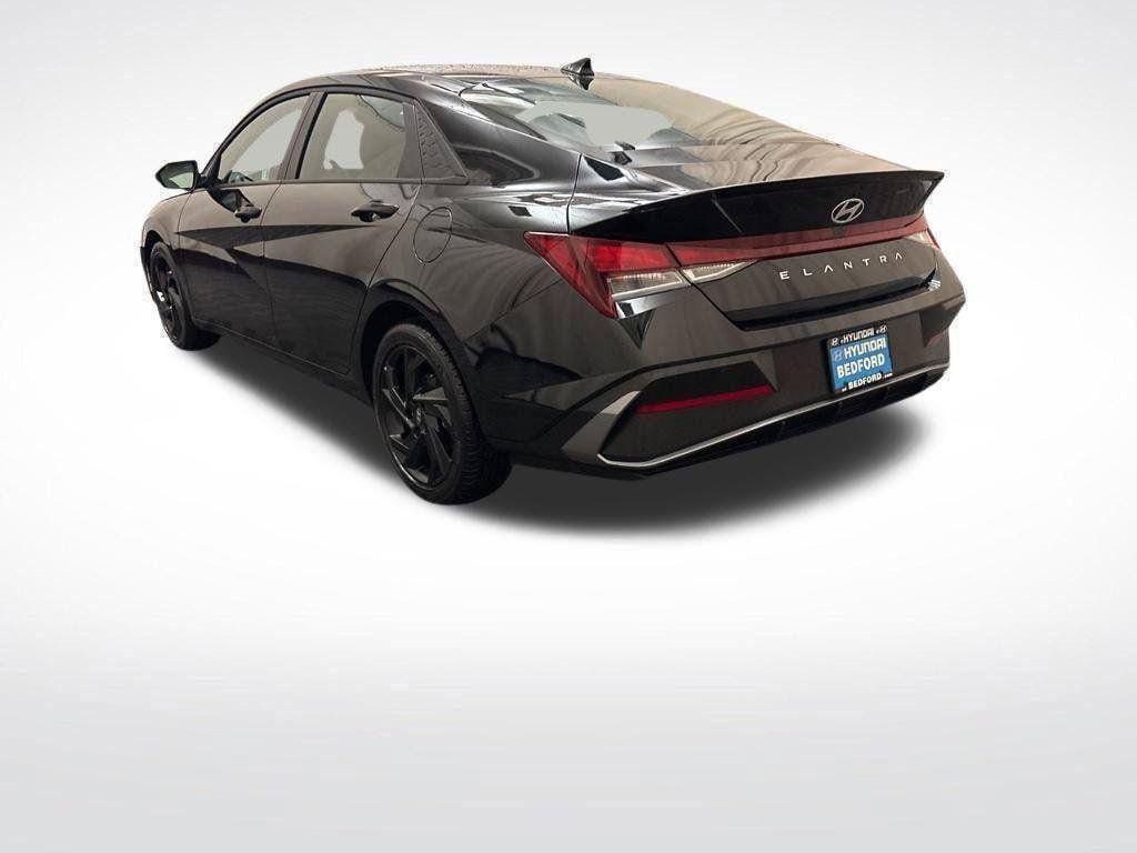 New 2026 Hyundai Elantra Sport FWD image 7