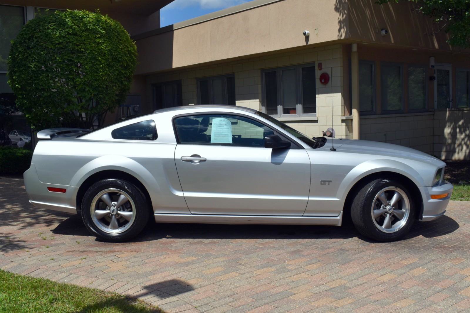 Used 2006 Ford Mustang GT Premium image 14