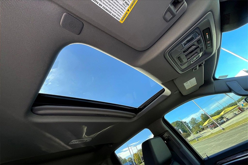 Used 2024 Chevrolet Silverado 2500 LTZ w/ LTZ Convenience Package image 23