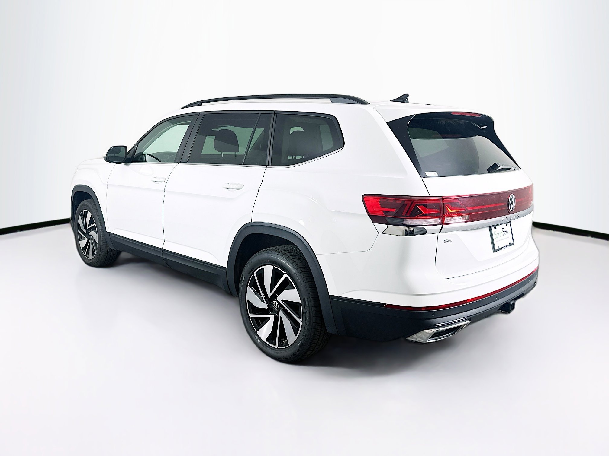 Used 2025 Volkswagen Atlas SE image 5
