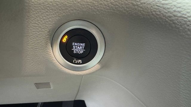 Used 2022 Chrysler Pacifica Touring-L FWD image 27