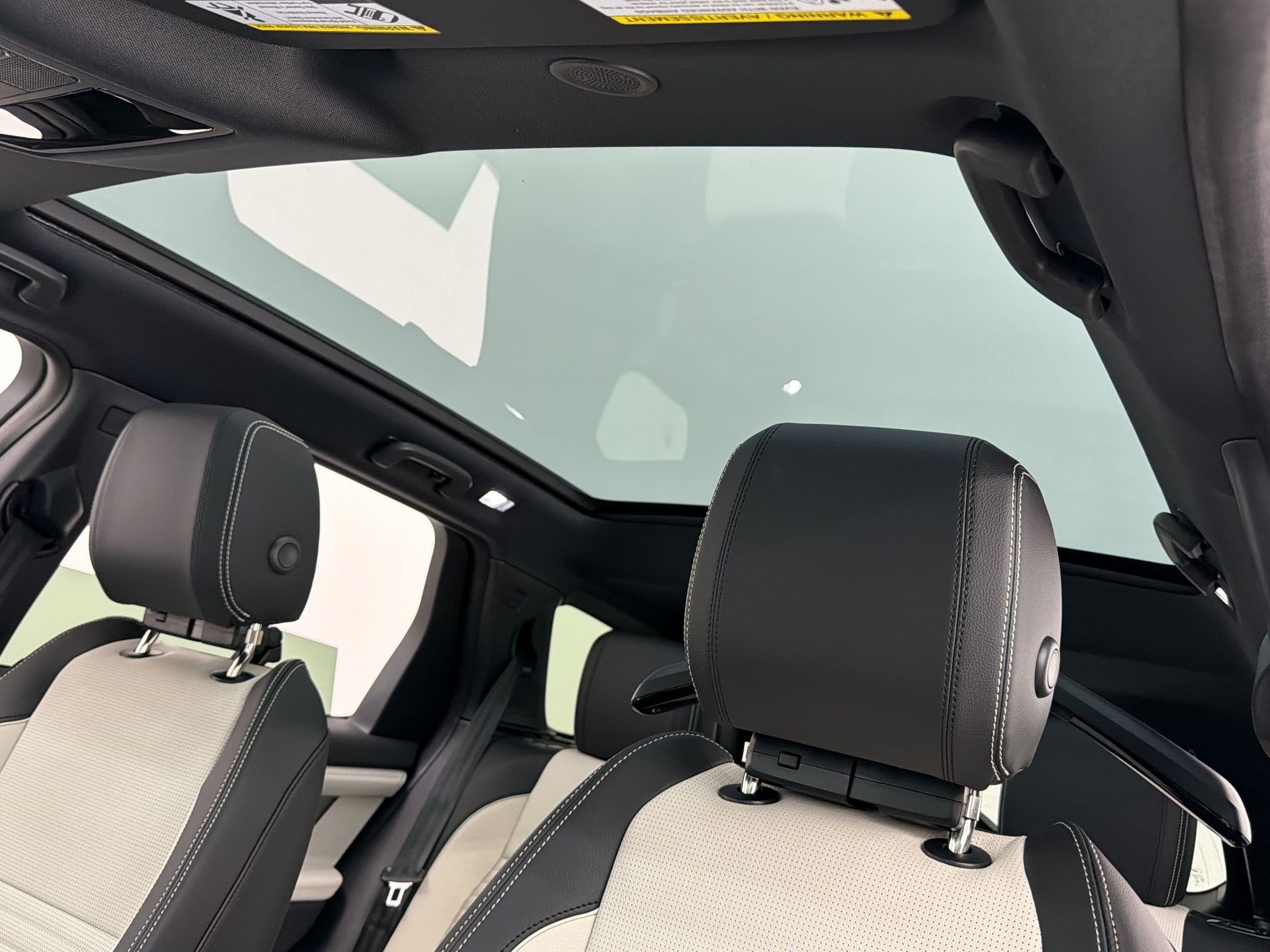 New 2026 Land Rover Discovery Sport Landmark AWD/4WD image 25