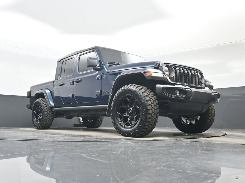 Used 2025 Jeep Gladiator Sport AWD/4WD image 33