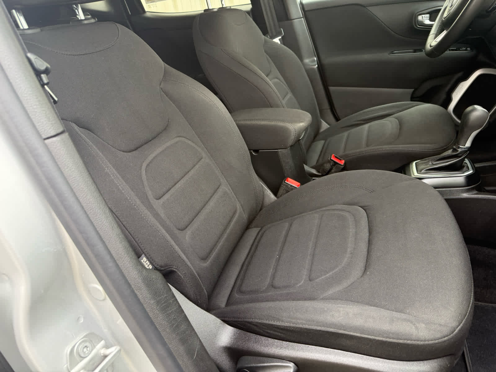 Used 2020 Jeep Renegade Latitude image 8