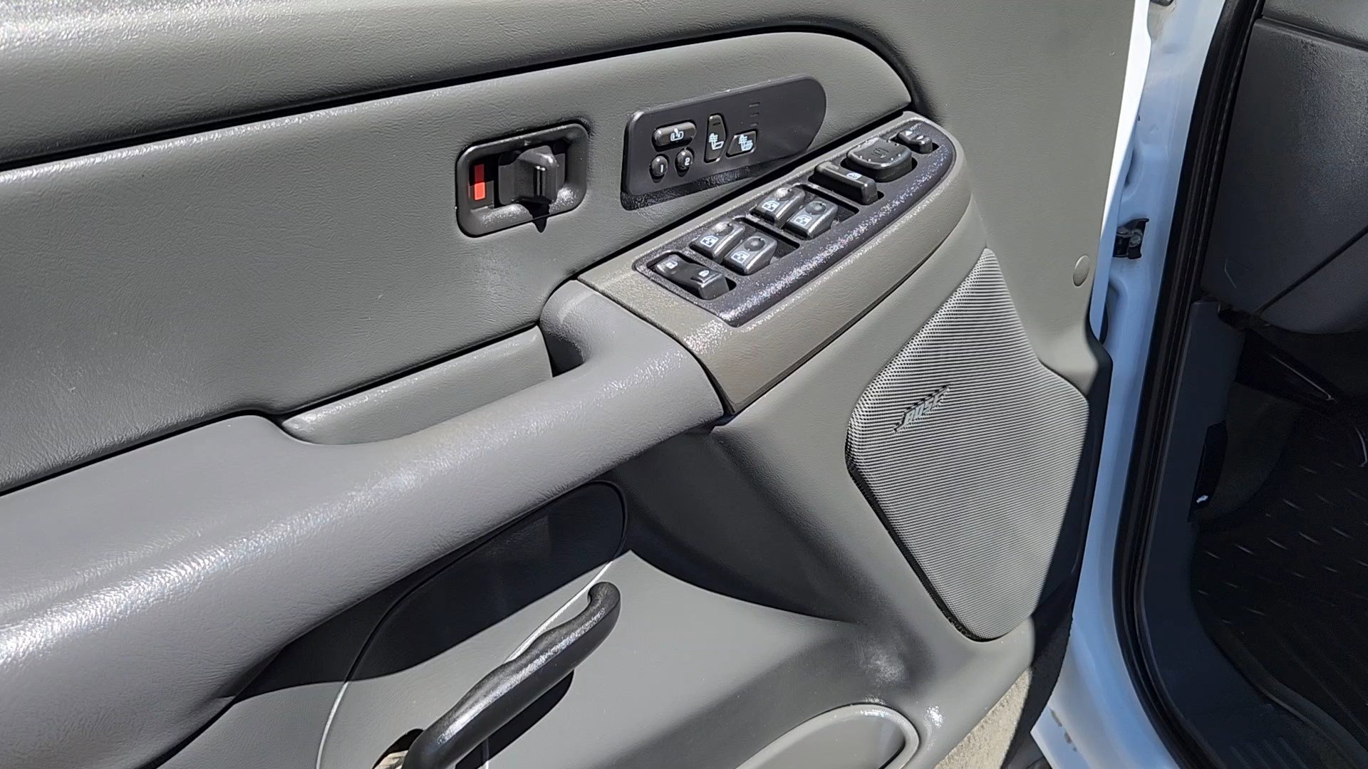 Used 2005 GMC Sierra 2500 SLT w/ Heavy-Duty Power Package AWD/4WD image 7