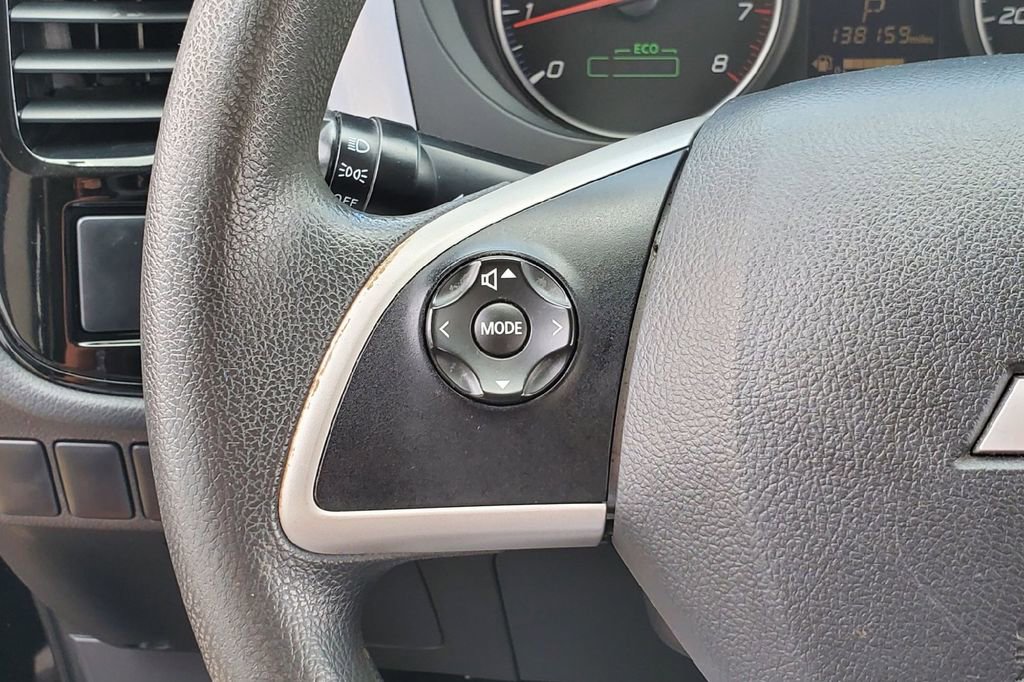 Used 2014 Mitsubishi Outlander ES FWD image 7