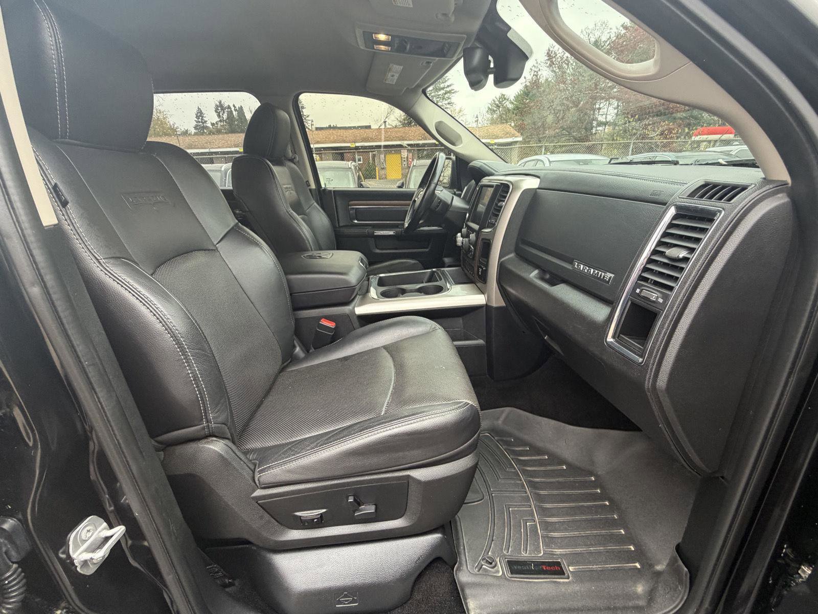 Used 2016 RAM 1500 Laramie w/ Convenience Group image 30