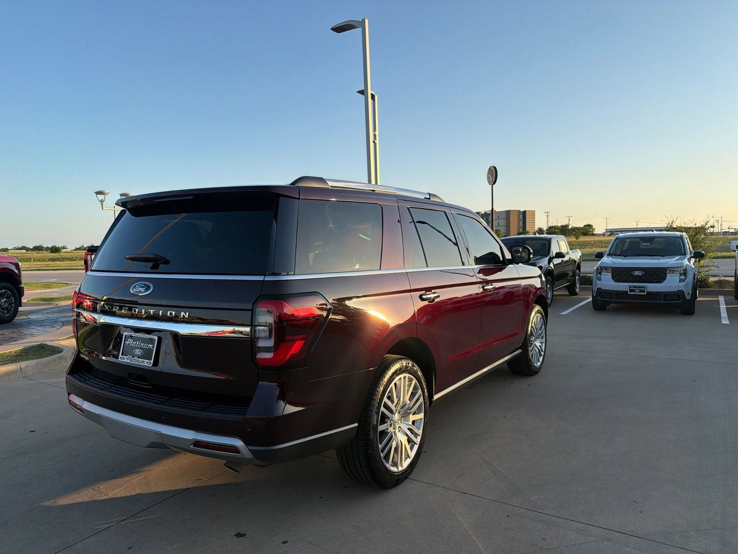 Used 2024 Ford Expedition Limited RWD image 5