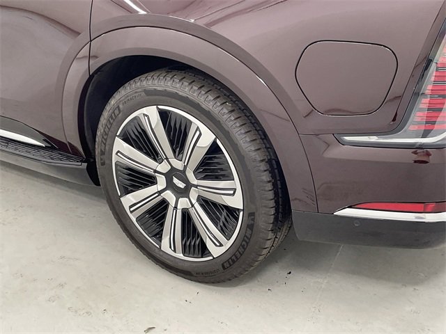 New 2025 Cadillac Escalade IQ Luxury 2 image 17