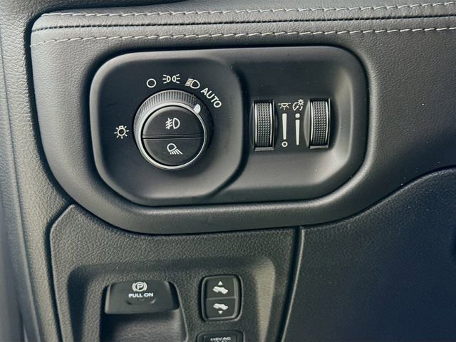 New 2025 RAM 1500 Limited image 10
