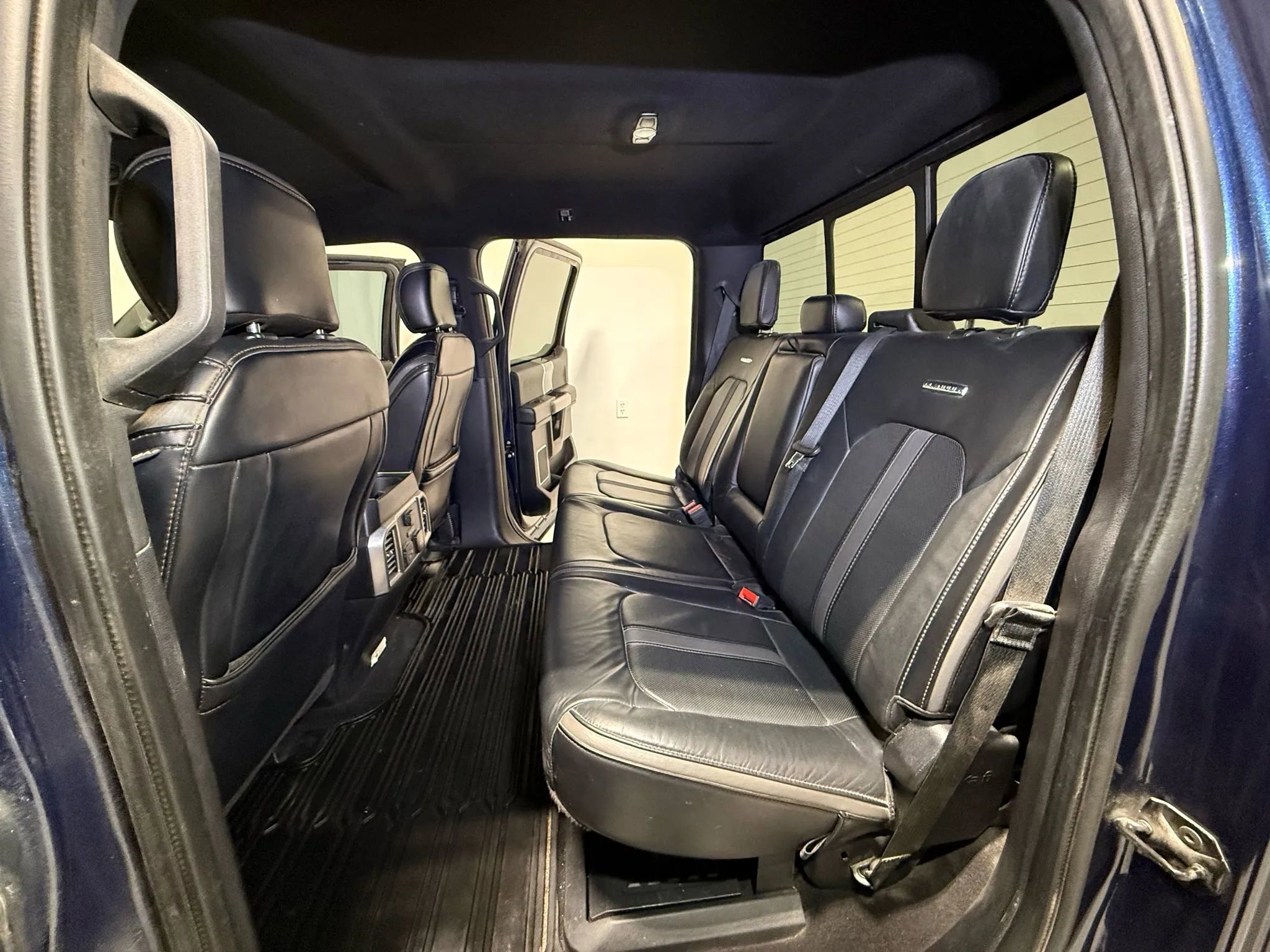 Used 2020 Ford F350 Platinum w/ FX4 Off-Road Package image 15