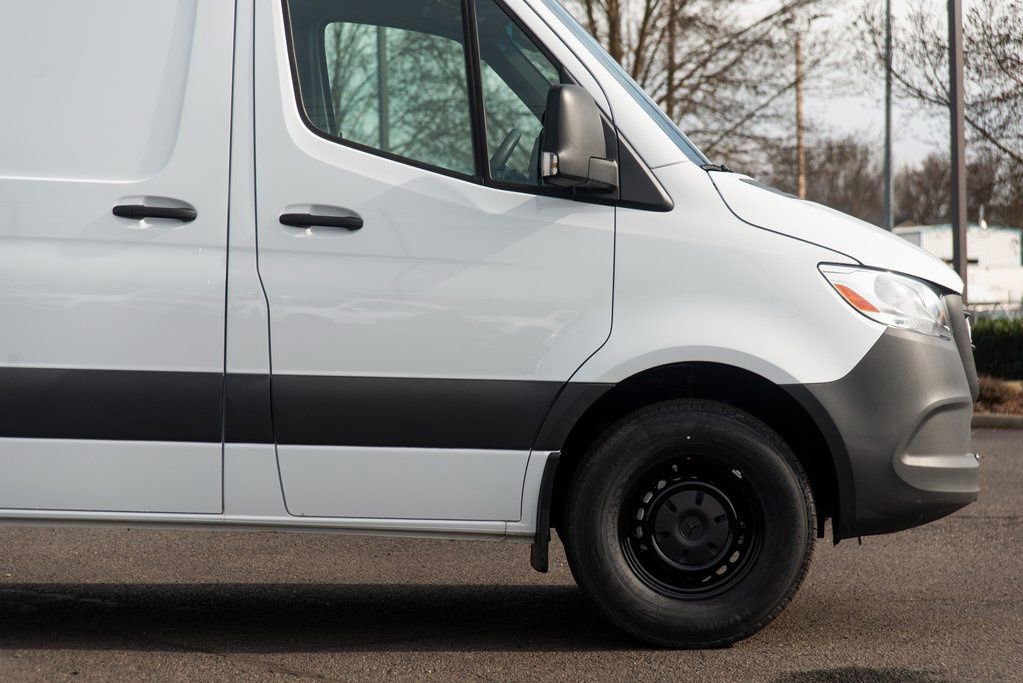 Used 2025 Mercedes-Benz Sprinter 2500 image 8