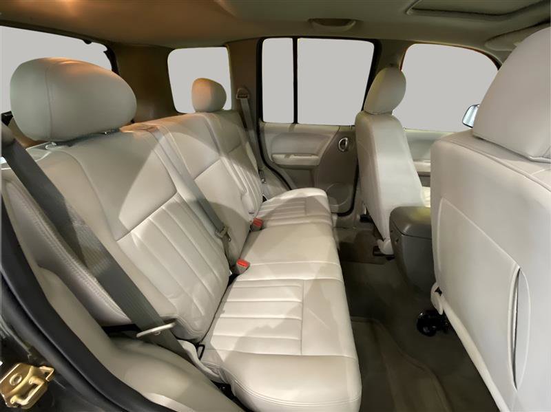 Used 2005 Jeep Liberty Limited image 30