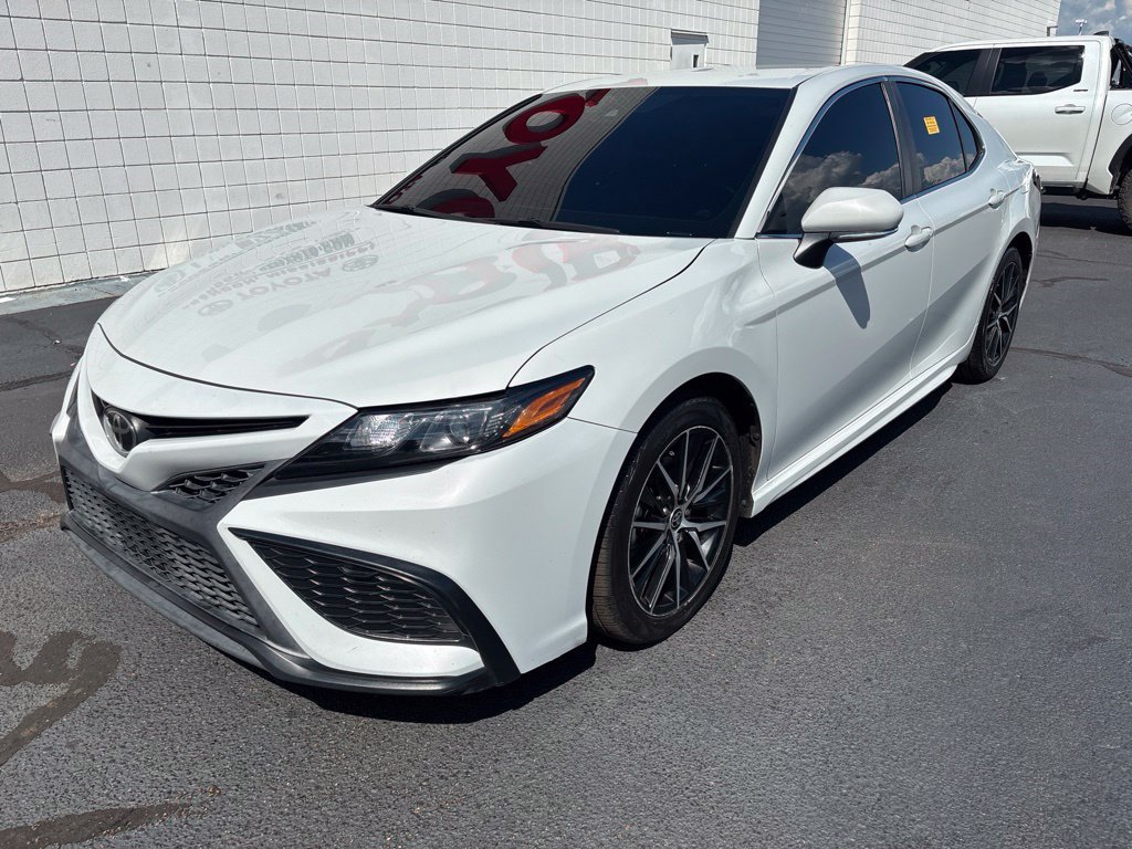 Used 2023 Toyota Camry SE FWD image 1
