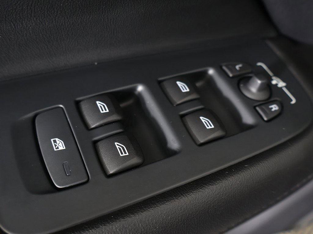 Used 2024 Volvo S60 B5 Core image 39