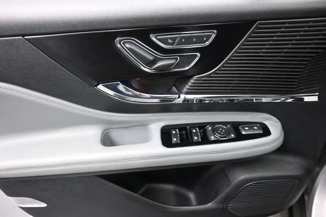 Used 2020 Lincoln Corsair FWD w/ Equipment Group 101A image 13