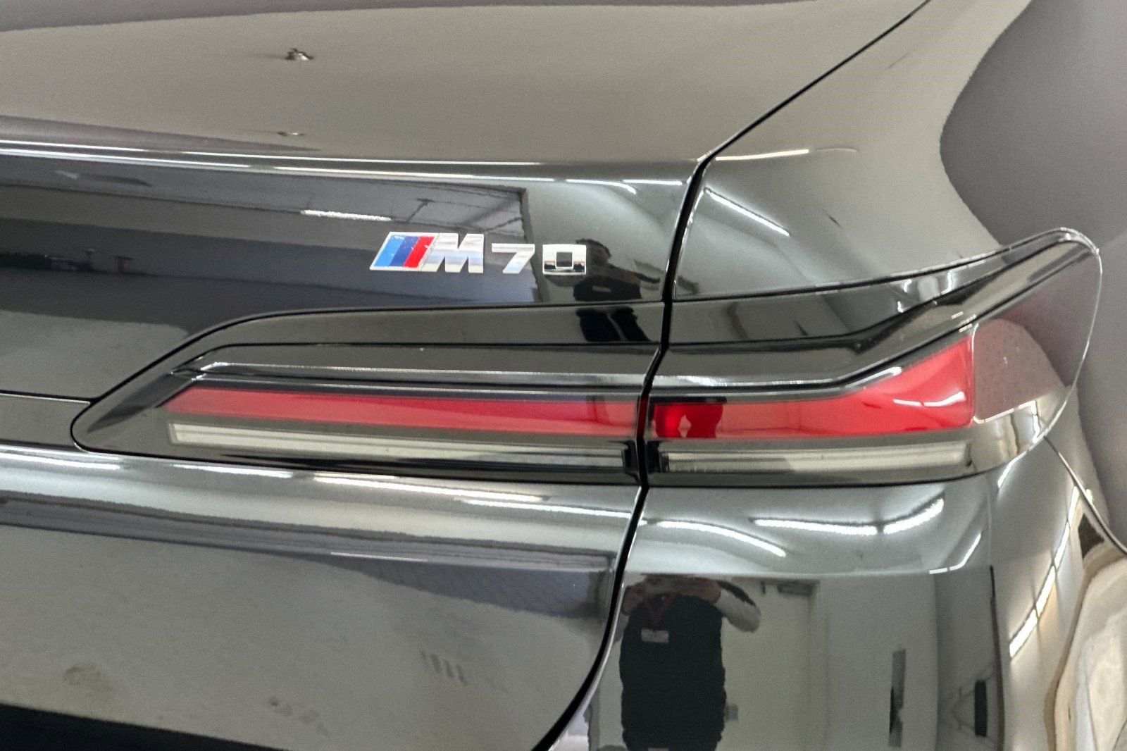 Certified 2024 BMW i7 M70 w/ Executive Package image 12