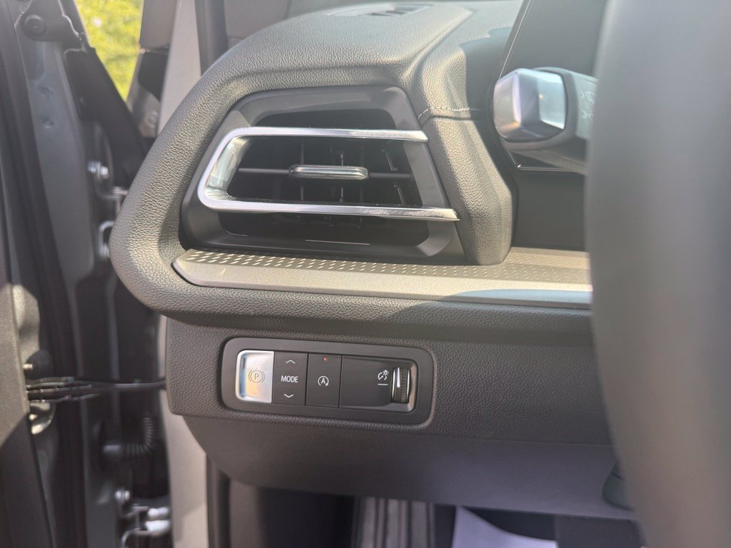 New 2026 Chevrolet Traverse LT w/ Midnight/Sport Edition FWD image 37