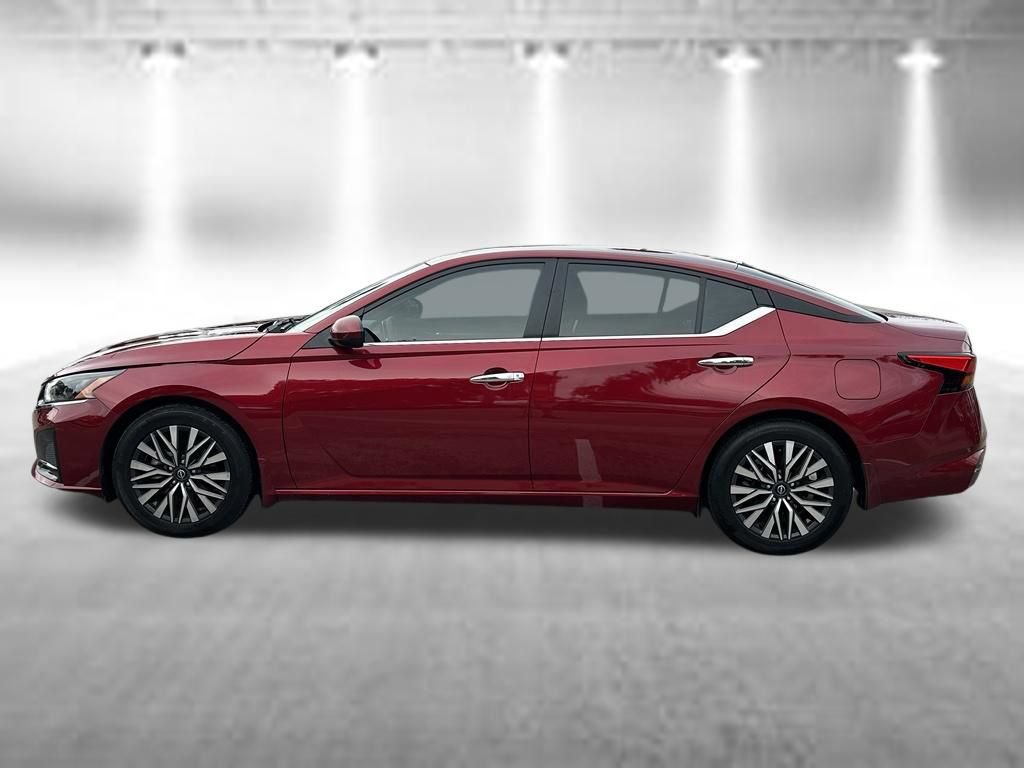 Certified 2023 Nissan Altima 2.5 SV FWD image 10