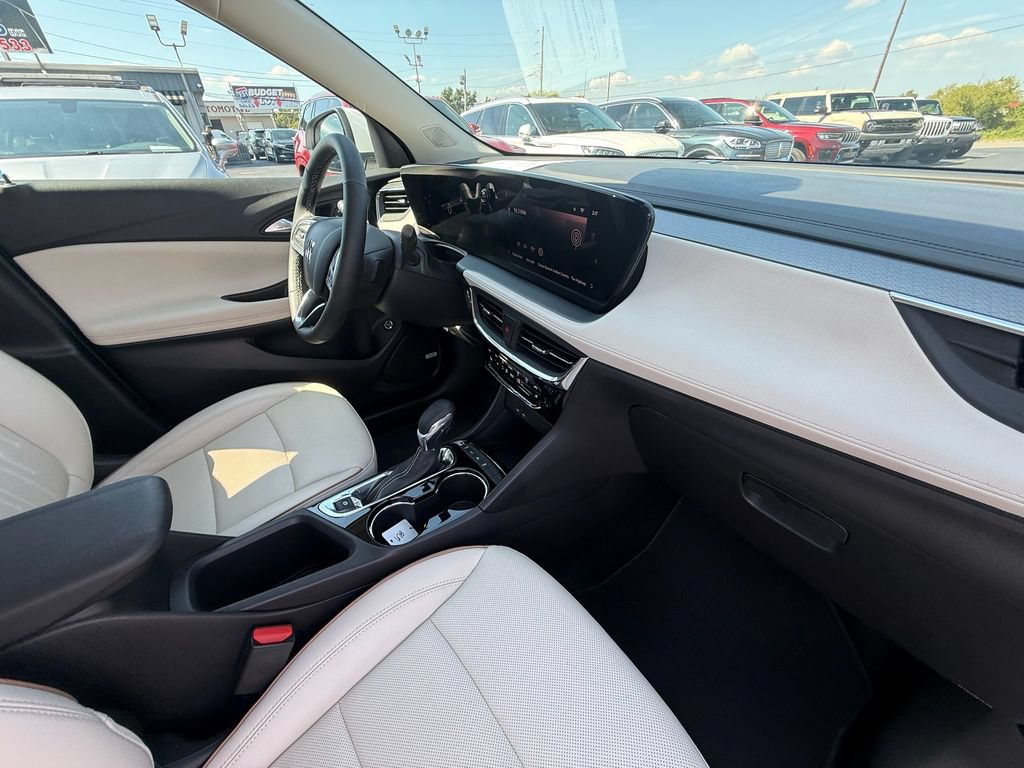 Used 2026 Buick Encore GX Avenir w/ Avenir Convenience Package AWD/4WD image 24