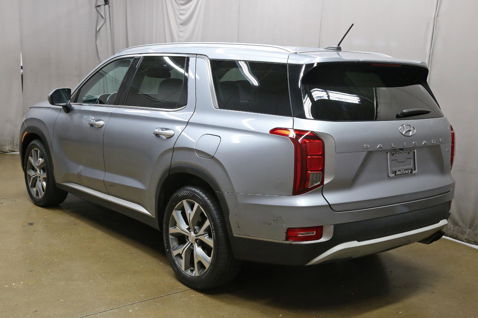 Used 2020 Hyundai Palisade SEL w/ Convenience Package image 17