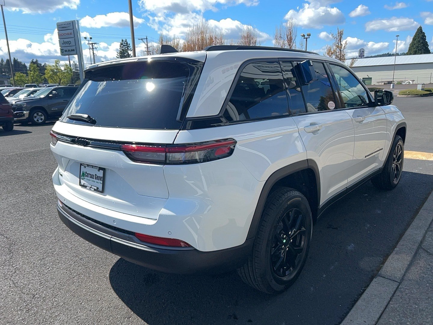 New 2026 Jeep Grand Cherokee Altitude AWD/4WD image 12