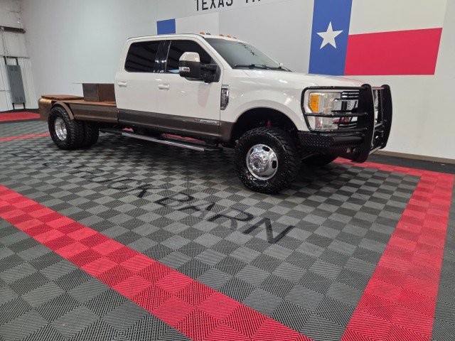 Used 2017 Ford F350 Lariat w/ Lariat Value Package AWD/4WD image 14