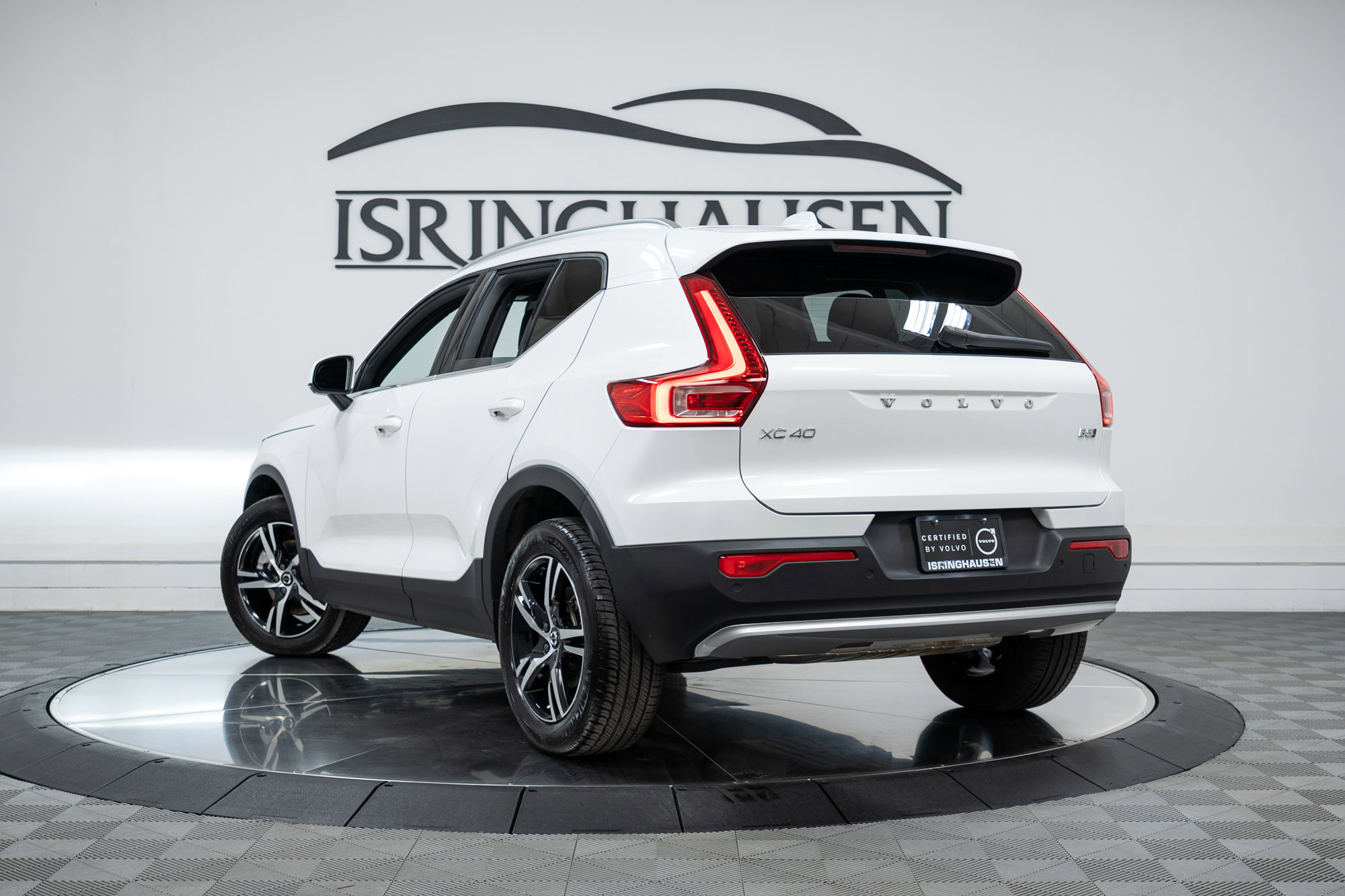Certified 2025 Volvo XC40 B5 Core image 28