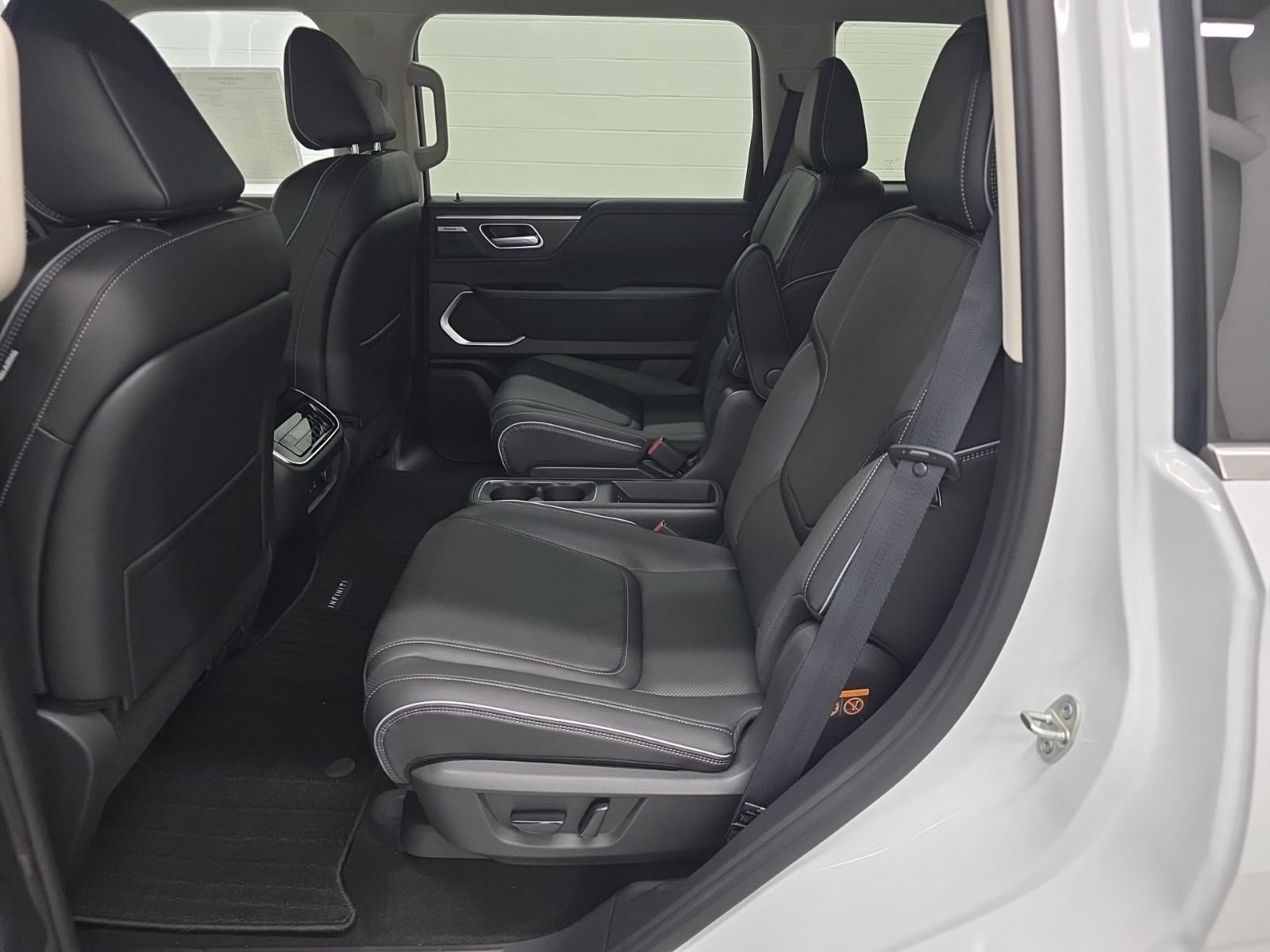New 2026 INFINITI QX80 Luxe w/ Cargo Package AWD/4WD image 22