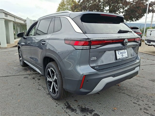 New 2025 Volkswagen Tiguan SE image 8
