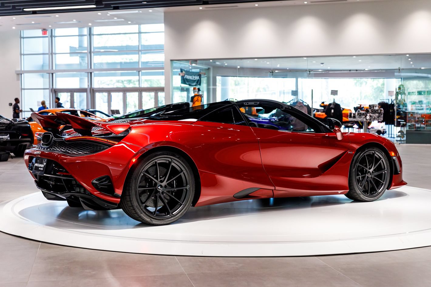 Used 2027 McLaren 750S Spider RWD image 26