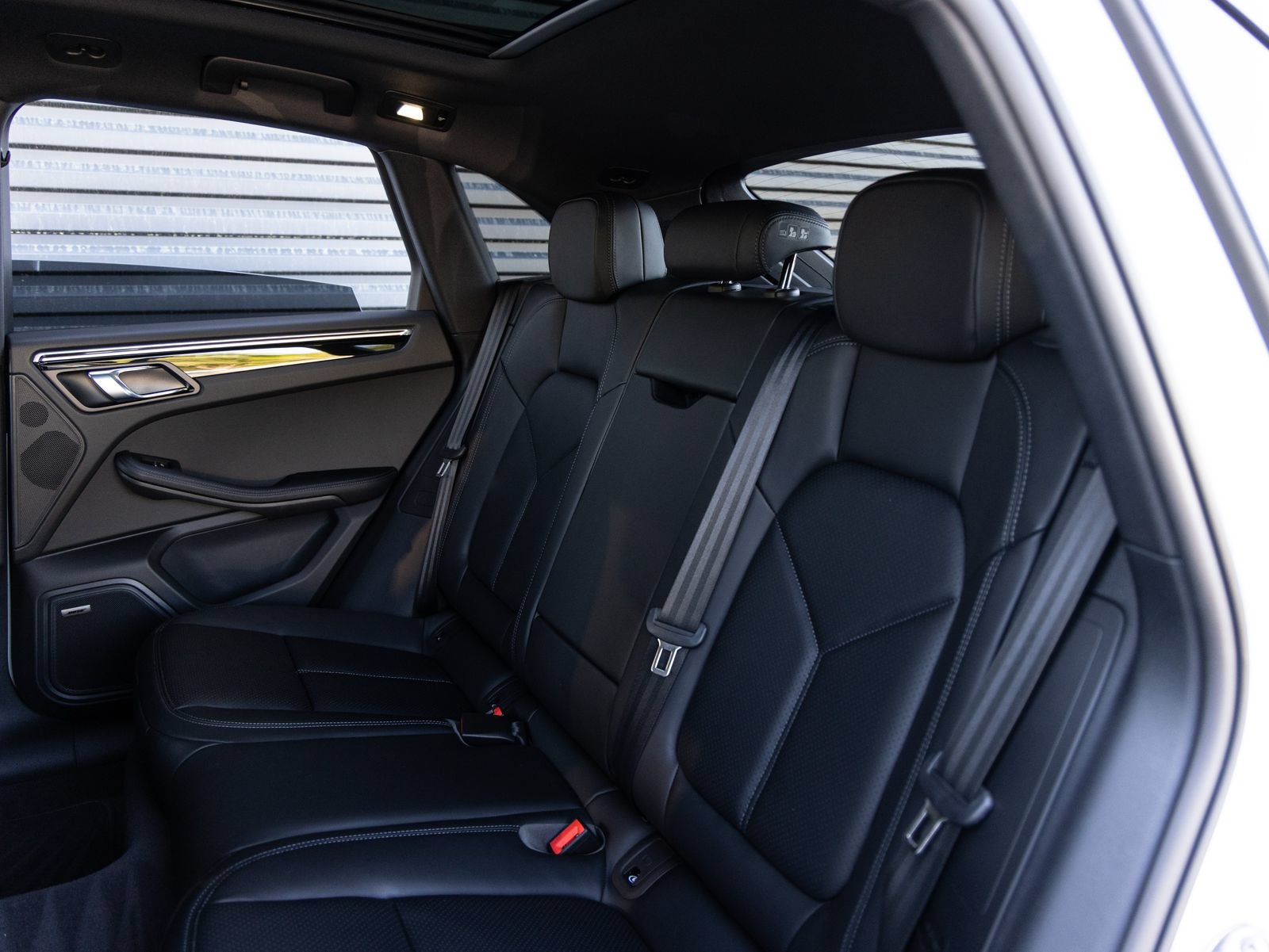 Certified 2026 Porsche Macan AWD/4WD image 26