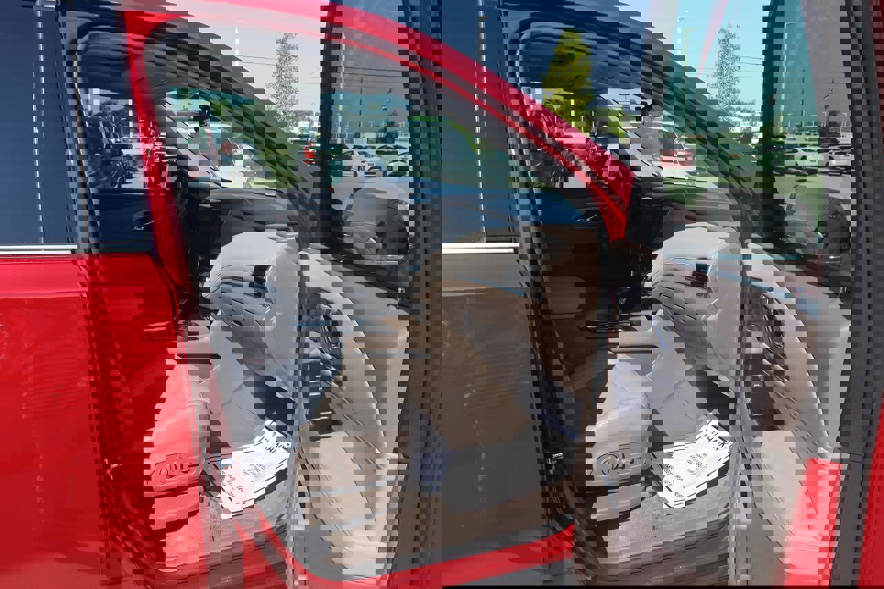 Used 2019 Chevrolet Traverse LT w/ LT Premium Package image 17