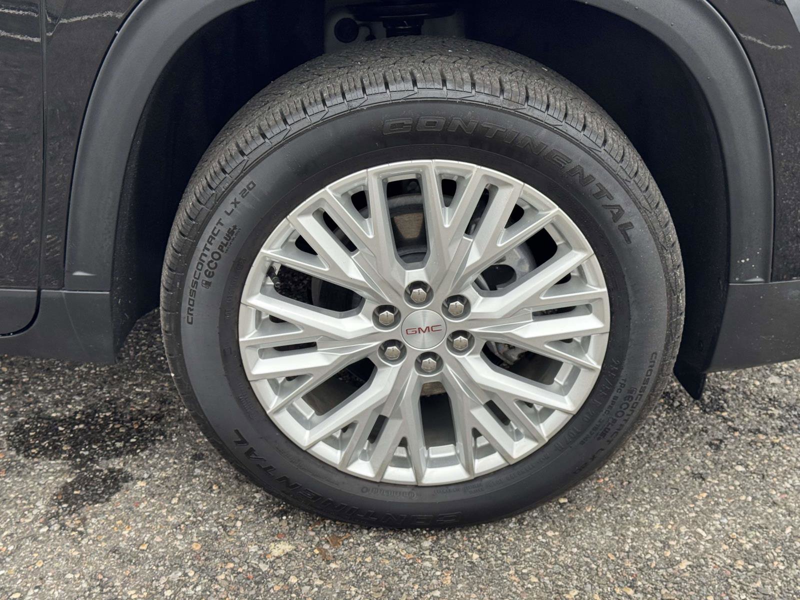 Used 2025 GMC Acadia Elevation w/ Elevation Premium Package image 8
