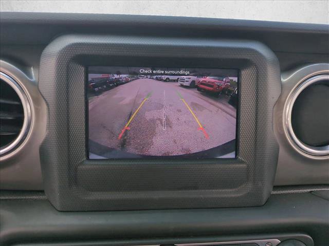 Used 2018 Jeep Wrangler Unlimited Sahara w/ Safety Group image 13