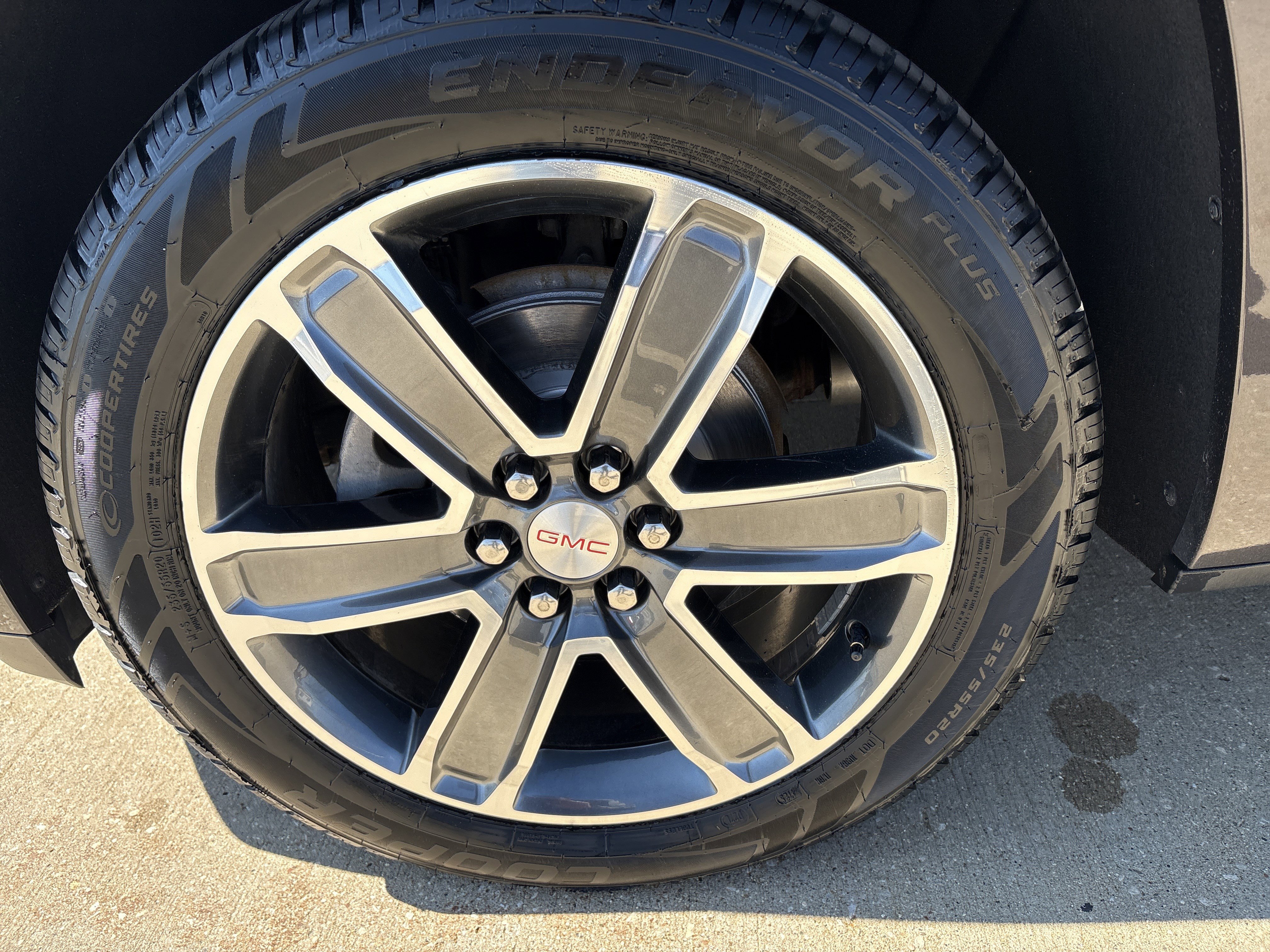 Used 2018 GMC Acadia Denali w/ Technology Package image 9