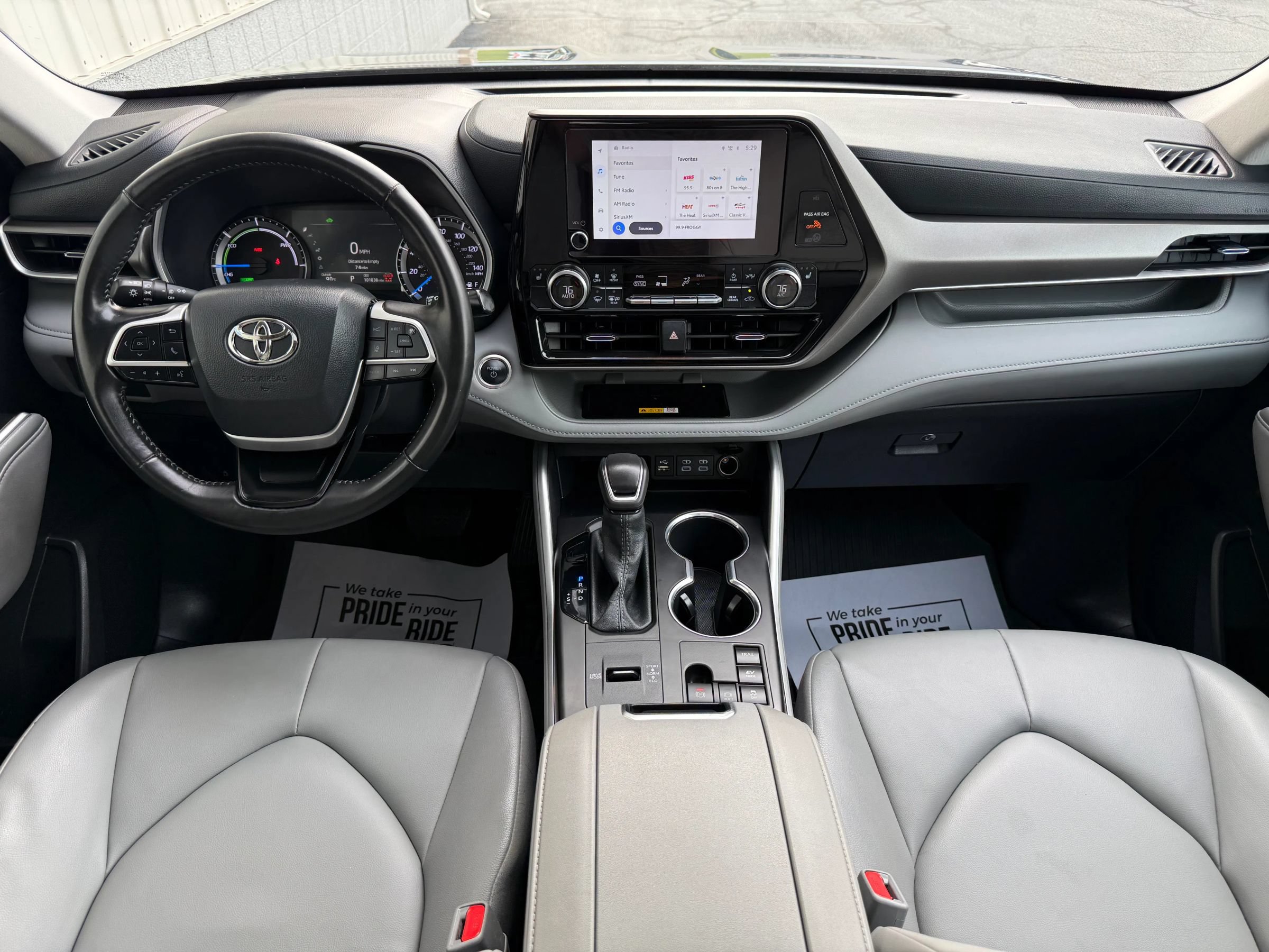 Used 2025 Toyota Highlander XLE AWD/4WD image 18
