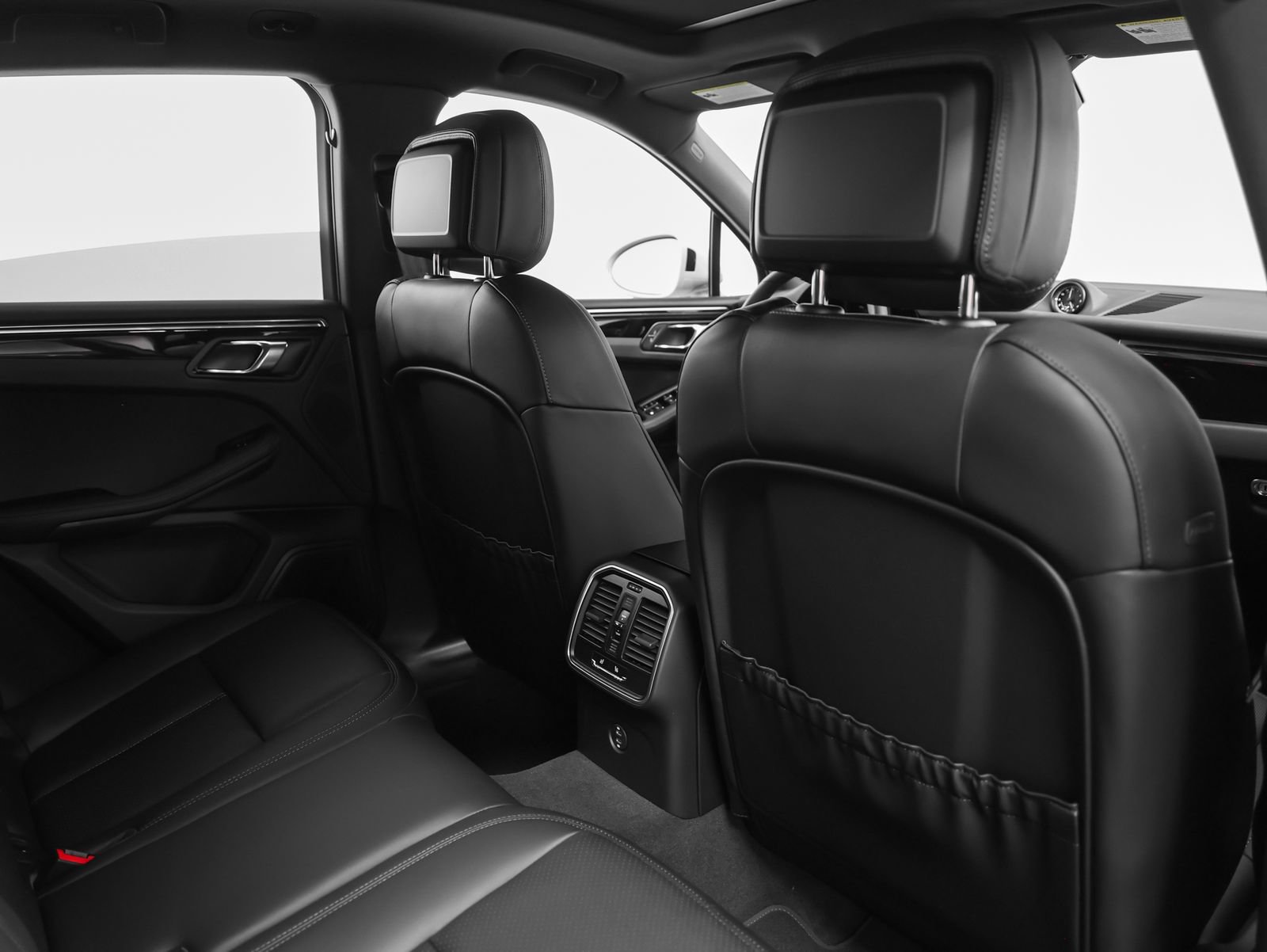 New 2026 Porsche Macan AWD/4WD image 23