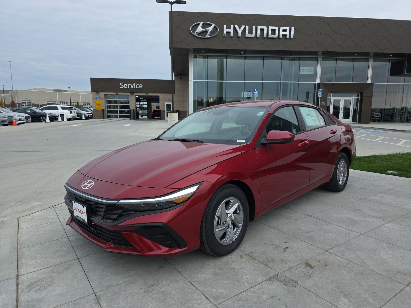 New 2025 Hyundai Elantra SE