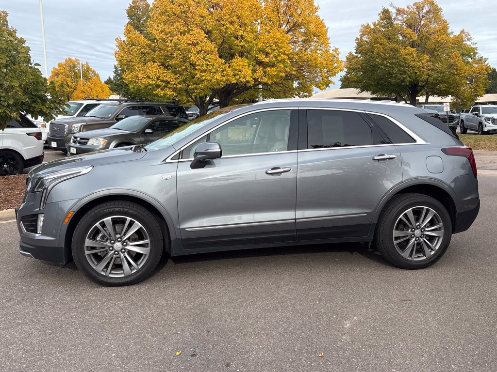 Used 2021 Cadillac XT5 Premium Luxury AWD/4WD image 2