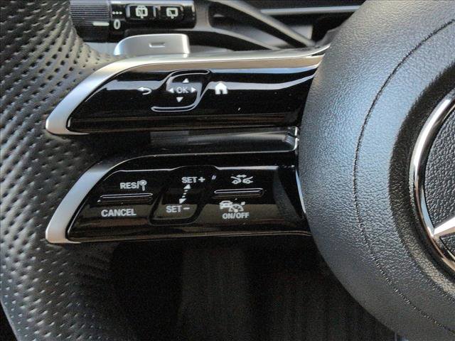 Used 2023 Mercedes-Benz GLC 300 4MATIC image 13